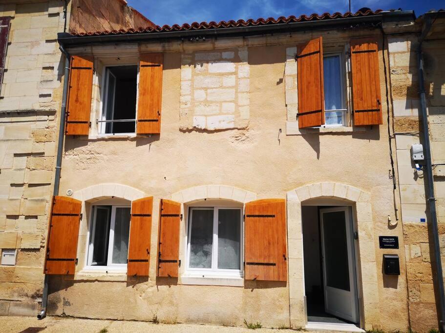 Maison De Ville Pres Du Port Bourg-sur-Gironde المظهر الخارجي الصورة